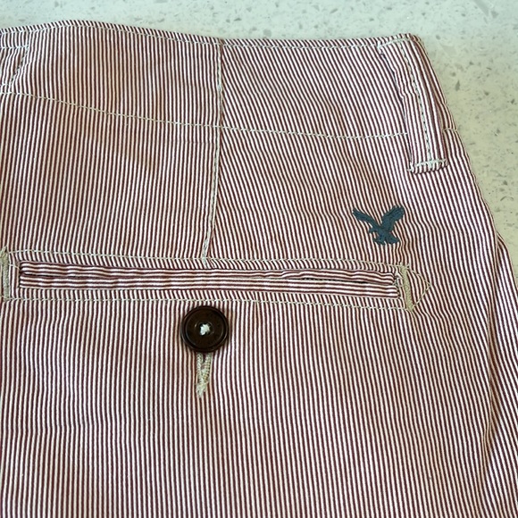 Men’s NWT 10” inseam Classic Shorts Size 32 - Picture 3 of 6